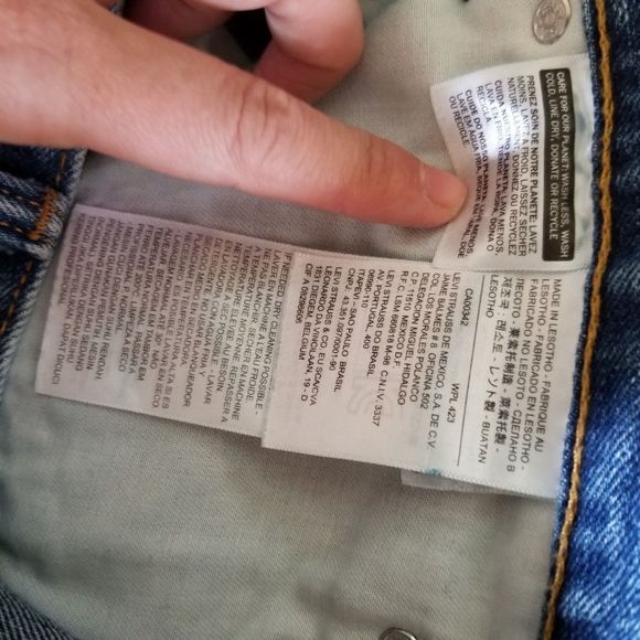 Levi's 505 Men's Medium Wash Mid-Rise 36 × 32 In great condition - Picture 6 of 13